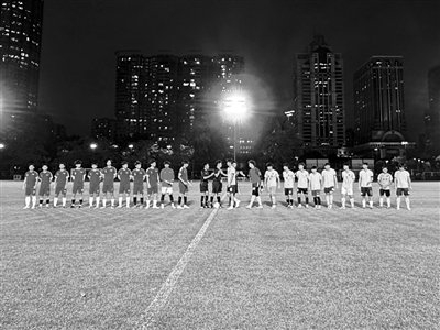 广州代表队完成首次实战演练|足球|广州体育学院队|信息时报|粤超联赛|球员_新浪体育_新浪新闻